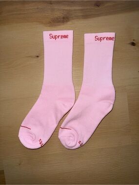 1 Pair Supreme Pink Crew Socks